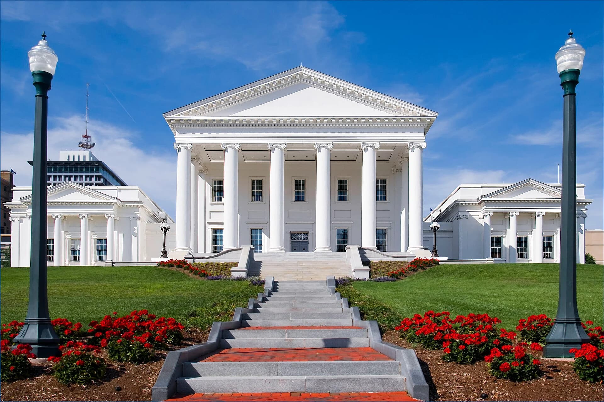 Featured Image of Virginia Trivia Questions. Credit: Ron Cogswell, CC BY 2.0 , via Wikimedia Commons